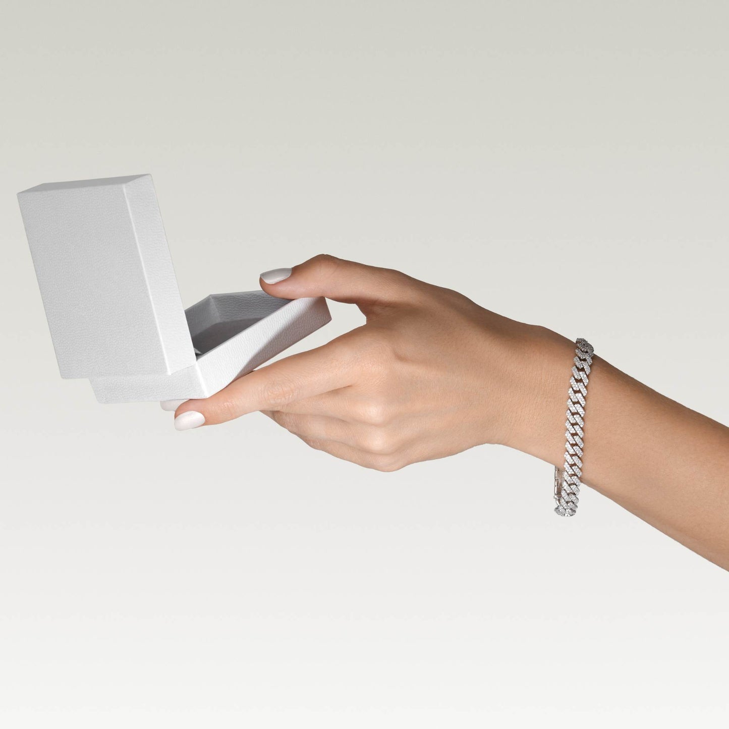 Moissanite Cuban Chain - 8mm, 18k Gold Plated